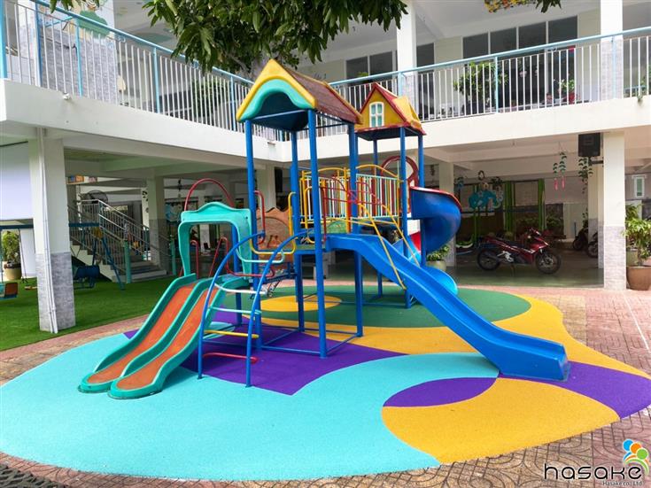 children's playground equipment manufacturer